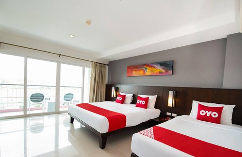 Wichit Hotel | OYO 241 Ratana Hotel Sakdidet