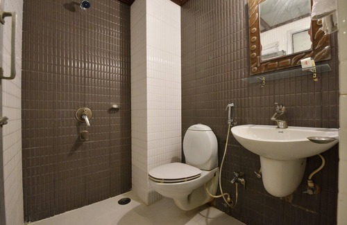 Malviya Nagar Hotel | OYO 3311 Hotel Apple 9