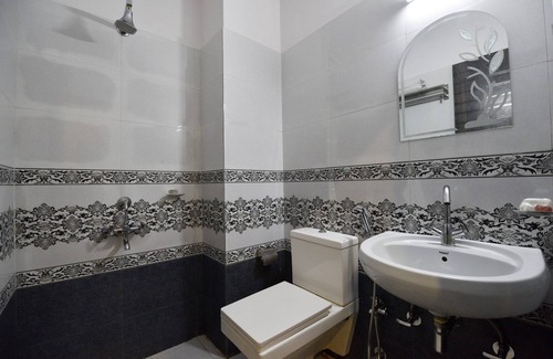 Malviya Nagar Hotel | OYO 3311 Hotel Apple 9