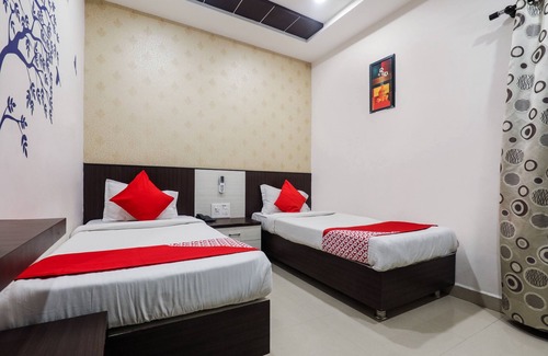 Chanda Nagar Hotel | OYO 3586 SSR Luxury Rooms
