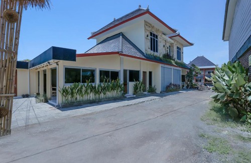 Babakan Hotel | OYO 3974 Villa Kayyana