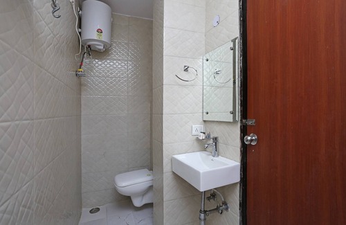 Karol Bagh Hotel | OYO 5434 Hotel Delhi Delight