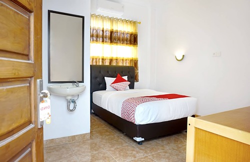 Pekanbaru Hotel | OYO 694 Khasanah Residence