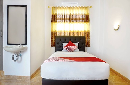 Pekanbaru Hotel | OYO 694 Khasanah Residence