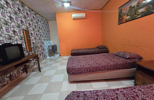 Kampung Kijing Hotel | OYO 91042 Kamal Guest House Marang