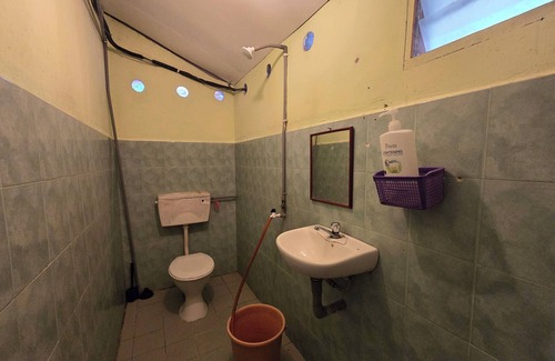 Kampung Kijing Hotel | OYO 91042 Kamal Guest House Marang