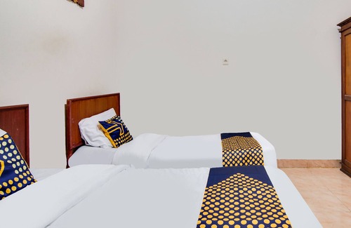 Jambi Hotel | OYO 92024 Green Hotel