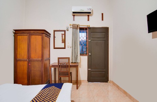 Jambi Hotel | OYO 92024 Green Hotel