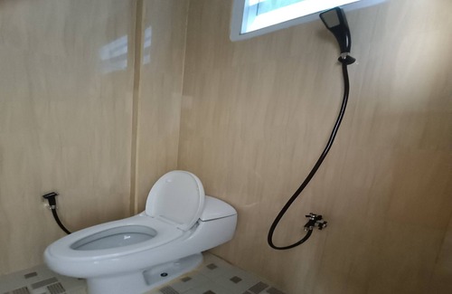 Mandau Hotel | OYO 93126 Nrc White House