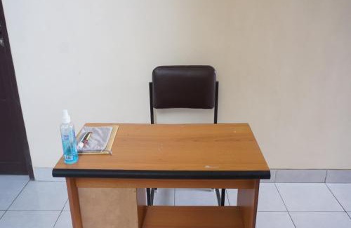 Pallangga Hotel | OYO 93875 Tifar House Near Lapangan Raja-raja