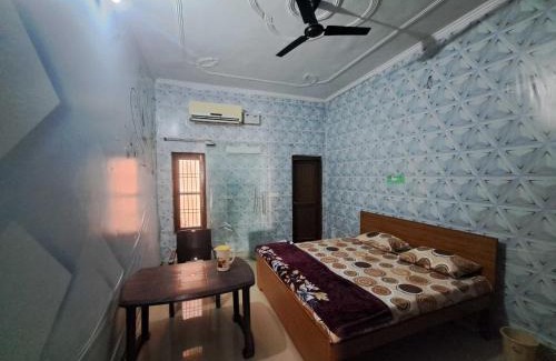 Rudrapur Hotel | OYO Ashiyana Guest House