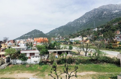 Katra Hotel | OYO Hotel Triund Regency