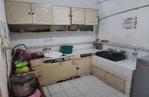 Surabaya Hotel | OYO Life 93977 Suterejo Homestay Syariah