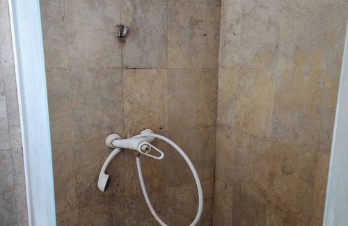 Surabaya Hotel | OYO Life 93977 Suterejo Homestay Syariah