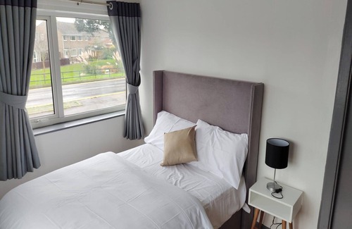 Scunthorpe Hotel | OYO St Philip’s Club House