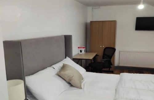 Scunthorpe Hotel | OYO St Philip’s Club House