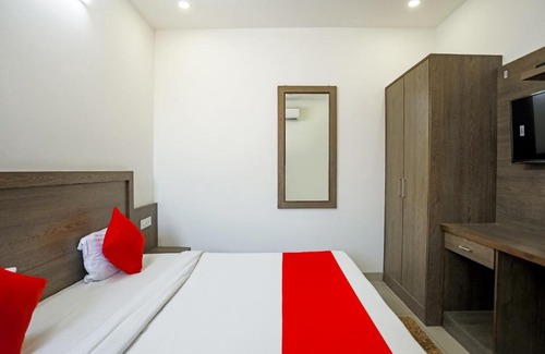 Mahipalpur Extension Hotel | OYO 80863 Stars Villa