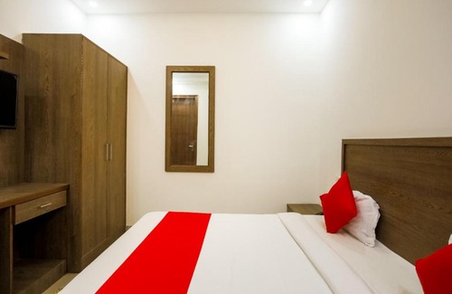 Mahipalpur Extension Hotel | OYO 80863 Stars Villa