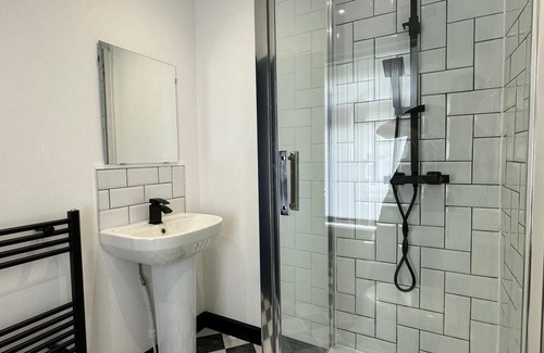 Scunthorpe Hotel | OYO The Avenue