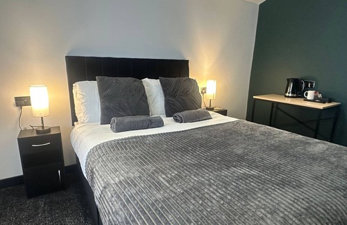 Scunthorpe Hotel | OYO The Avenue