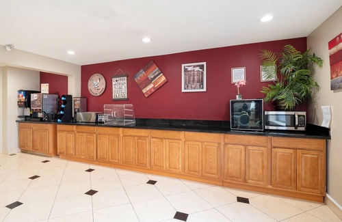 Houston Hotel | OYO Townhouse Houston Airport North