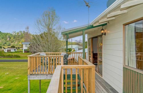 Cooks Beach Casa | Oyster Bach - Cooks Beach Bach