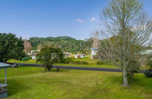 Cooks Beach Casa | Oyster Bach - Cooks Beach Bach