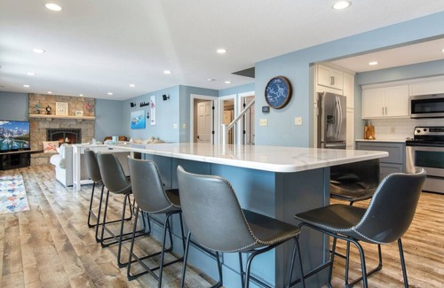 Lake of the Ozarks Casa | Ozark Getaway (at least 20)