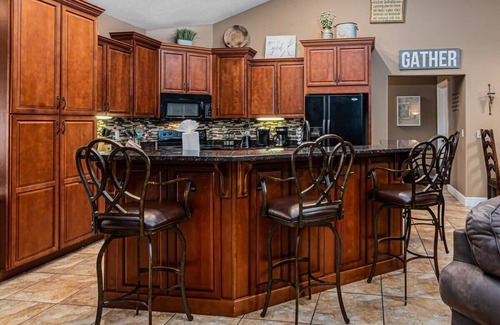 Fieldstone Bluffs Casa | Ozark Mountain views! Family! Quiet area!