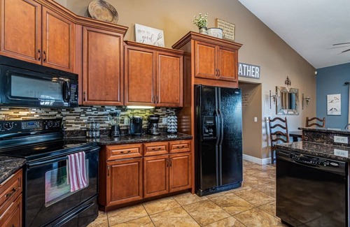 Fieldstone Bluffs Casa | Ozark Mountain views! Family! Quiet area!