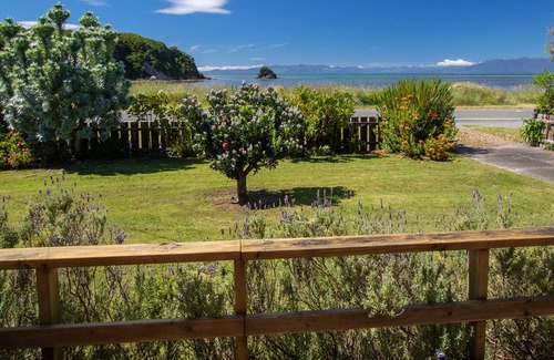Puponga Casa | P?PONGA VIEW - P?PONGA HOLIDAY HOME, family friendly in Puponga