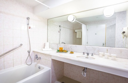 Tumon Complejo | Pacific Islands Club Guam