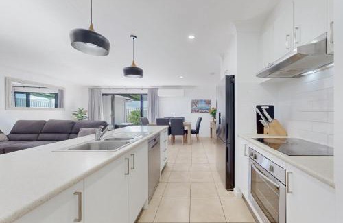 Pacific Pines Casa | Pacific Pines 3BR Peaceful Home Stay