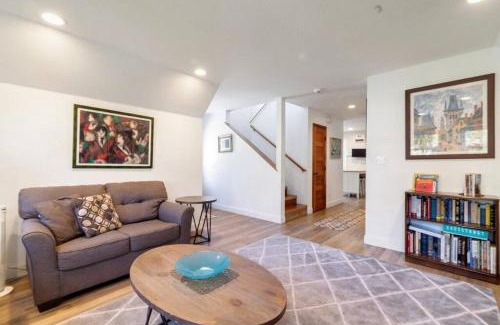 Sharp Park Casa | Pacifica Storybook Beach House