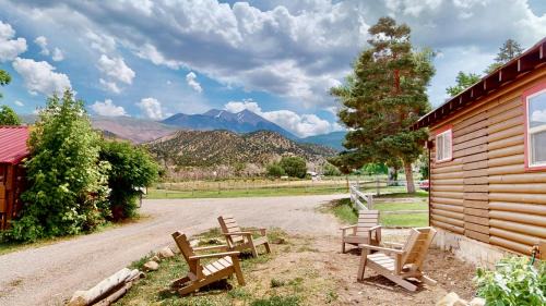 Spanish Valley Casa | Pack Creek ~ Farm House