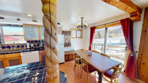 Spanish Valley Casa | Pack Creek ~ Farm House