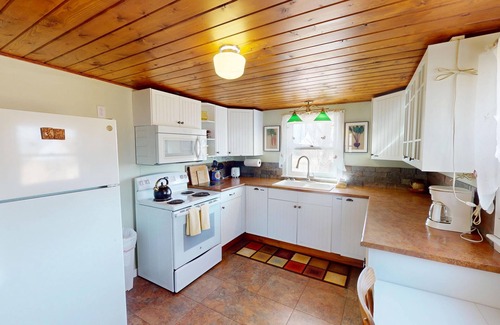 Spanish Valley Cabina | Pack Creek ~ M4 . Log Cabin at Pack Creek Ranch