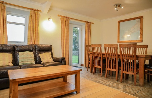 Rhyd-y-clafdy Casa | PADARN - a bungalow that sleeps 8 guests in 4 bedrooms