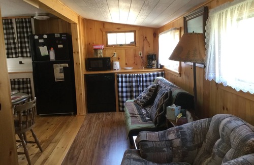 North New Portland Cabaña | ¡El verano está aquí! ¡Pasalo en el lago! ¡Solo quedan unas pocas semanas abiertas!
