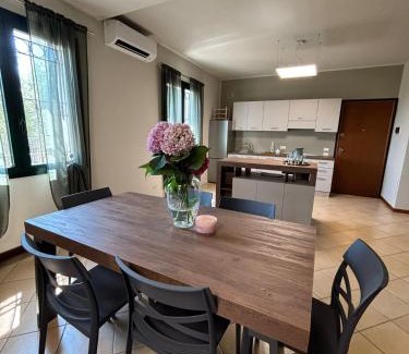 Padenghe sul Garda Casa | Padenghe Olive House - Ground-Floor Lake View Amid Olives
