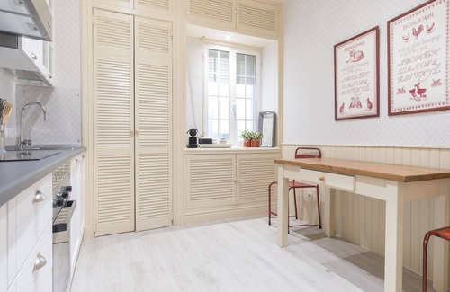 Castellana Apartamento | PADILLA III - Tres Habitaciones Piso, Capacidad 5