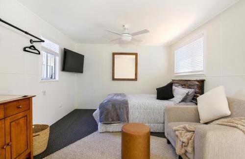 Culburra Beach Casa | Pagoda at Culburra I Pet Friendly I Newly Renovated