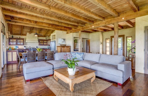 Kuau Casa | Paia Beach House con vista al mar enorme y a solo un minuto a pie de la playa de Kuau
