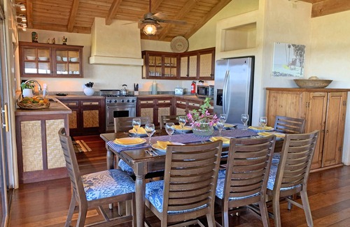 Kuau Casa | Paia Beach House con vista al mar enorme y a solo un minuto a pie de la playa de Kuau