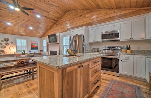 Tiger Casa | ‘Painted Skies’ Upscale Getaway By Lake Burton!