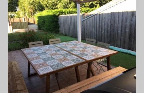 Le Porge Villa | Paisible maison entre plages, lacs et bassin