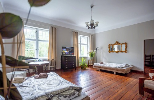 Miroslawiec Cama Y Desayuno | Palac Mysliwski - Orle