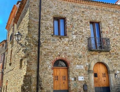 Ogliastro Cilento Apartamento | Palazzetto Longobardi