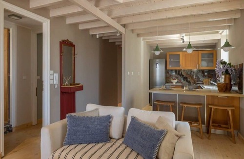 Paleros Casa | Paleros Stone Summary