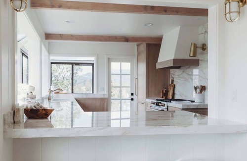 Cedar Glen Cabina | Palisades Point Lakehouse, by @To Dwell Here